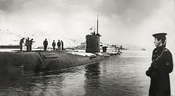 Полярный, 1983 год. На снимке: дизель-электрическая подводная лодка проекта 641Б «Сом»
