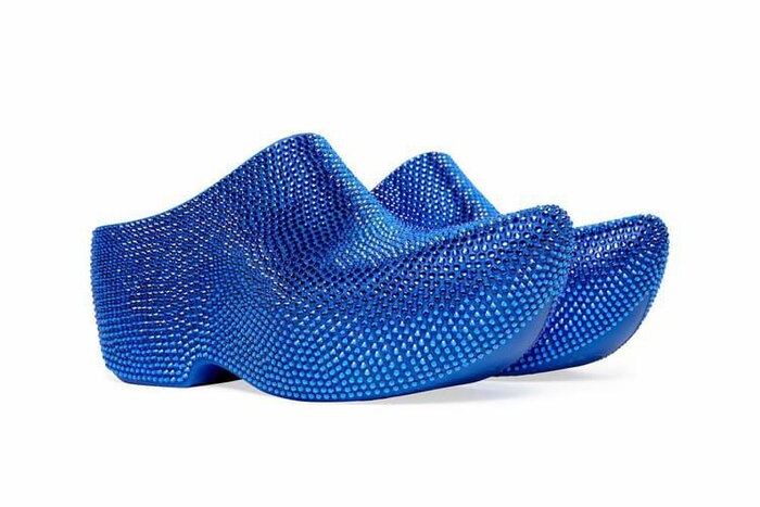  :   8350$ , , Balenciaga,    