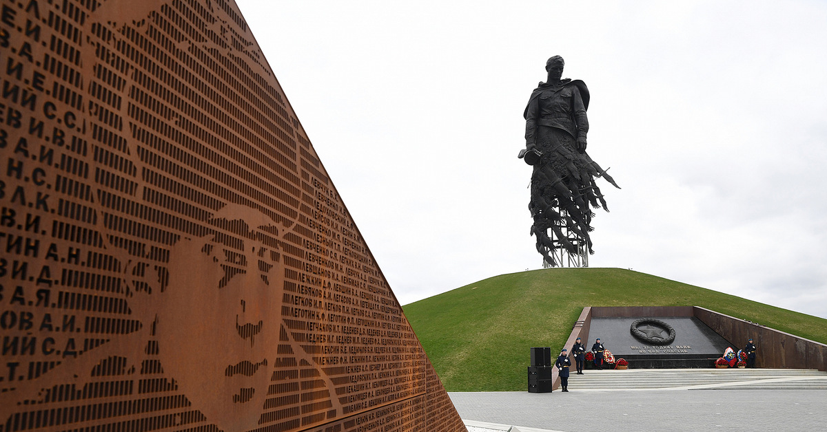 Памятник ржев. Мемориал солдату Ржев. РЖЕВСКИЙ мемориал советскому солдату. Мемориал воинской славы Ржев. Мемориал подо Ржевом.