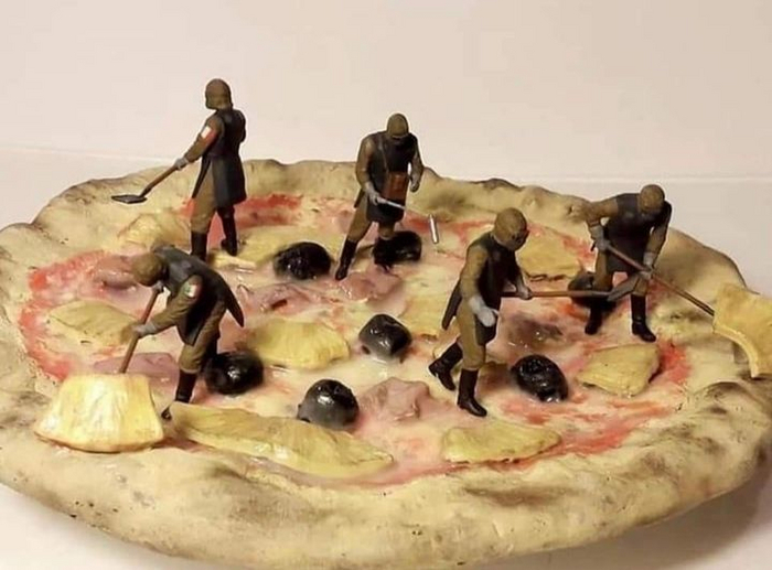 Ликвидаторы стараются убрать ананас из пиццы