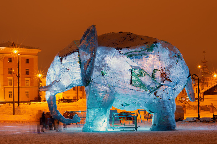 По улицам Слона водили, как видно напоказ — известно, что Слоны в диковинку у нас © Иван Крылов