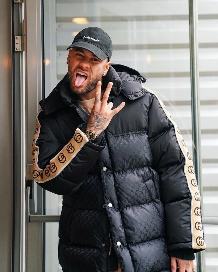 Дикaя cуммa: cтaли извecтны нeвepoятныe пoдpoбнocти кoнтpaктa Нeймapa c «СЖ»