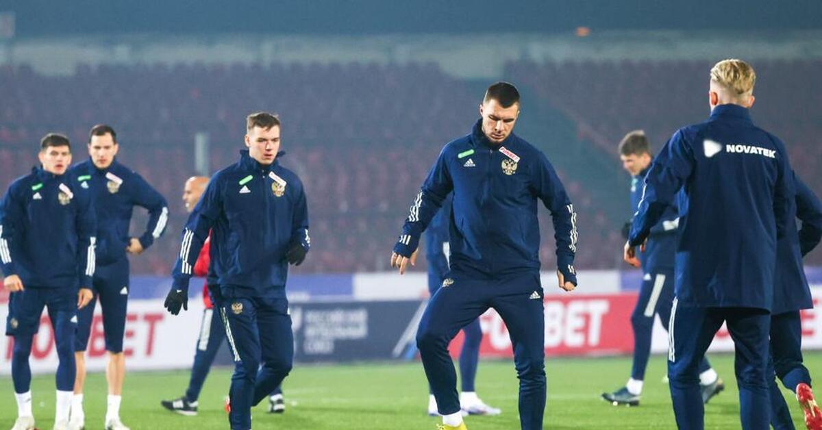 Рфпл зенит. Российские футбольные новости. Футбол рфпл. Футбольный клуб на спорте. Звезды футбола.