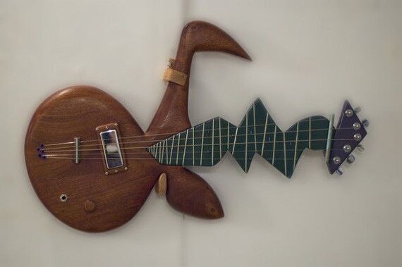 >Мам, давай купим гитару?!<У нас и так есть гитара дома! Гитара дома: