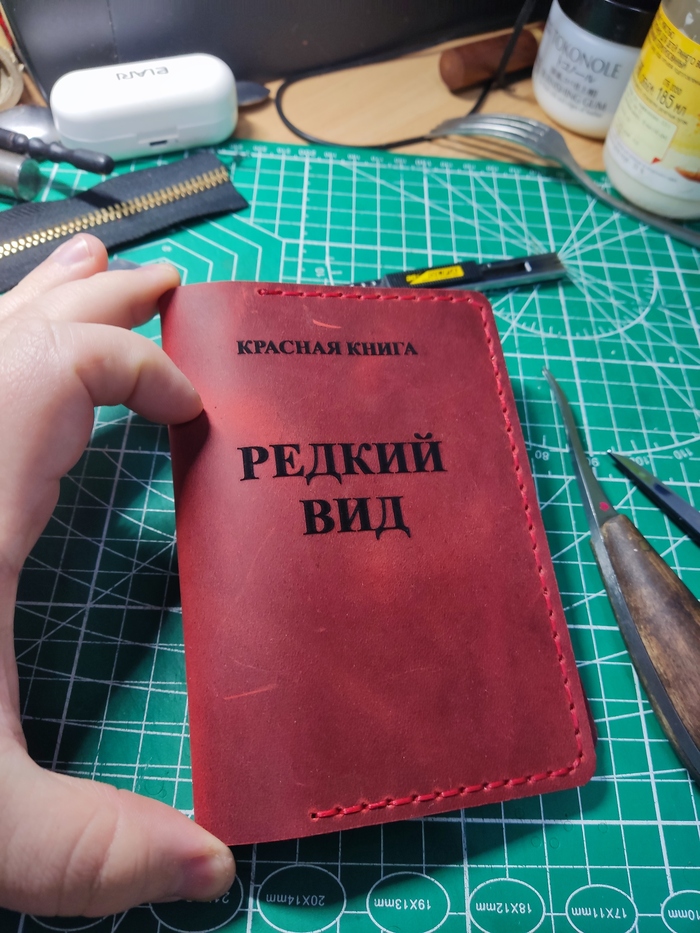  !   , , 