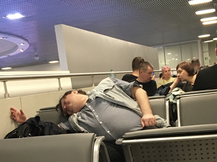 Внезапный Микеланджело в Питерском аэропорту