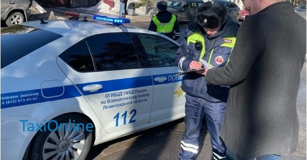 Суд в автомобиле