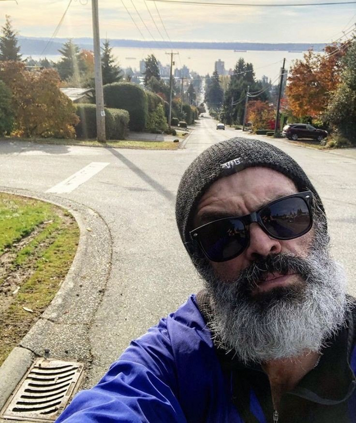 �������