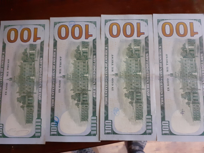 Подскажите кто в долларах разбирается