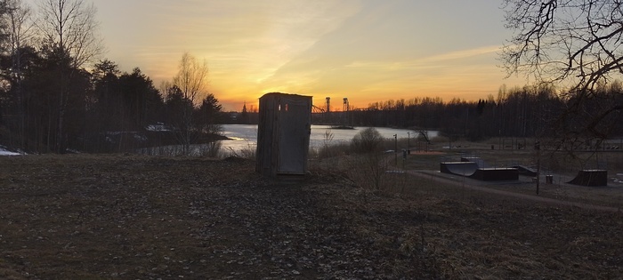 Немного прекрасного в ленту . Полагаю ,что ТАРДИС мимикрировал