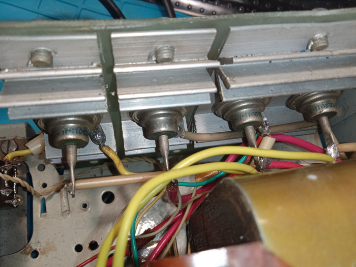 Самодельное зарядное на тиристоре с регулировкой тока | Пикабу