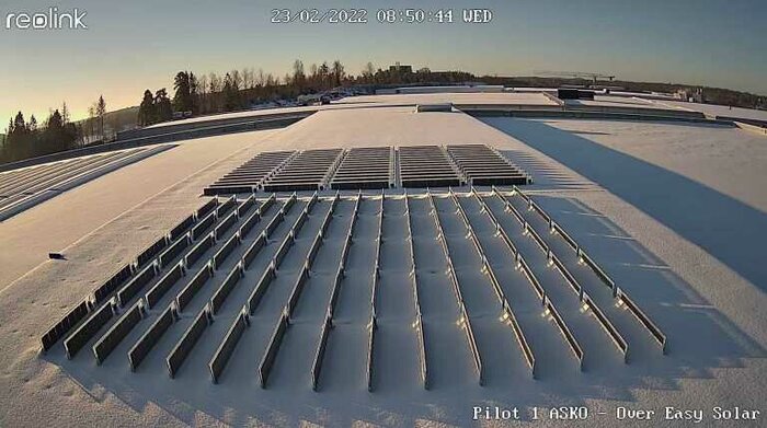 Стартап из Норвегии решил проблему снега на солнечных панелях для стран северной Европы Энергетика, Изобретения, Электричество, Инновации, Технологии, Солнечные панели, Солнечная энергия, Норвегия, Стартап
