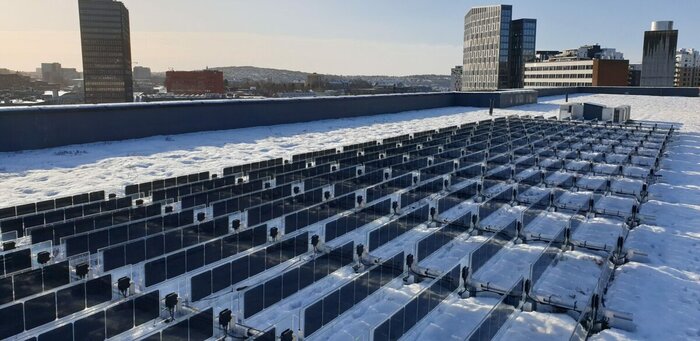 Стартап из Норвегии решил проблему снега на солнечных панелях для стран северной Европы Энергетика, Изобретения, Электричество, Инновации, Технологии, Солнечные панели, Солнечная энергия, Норвегия, Стартап