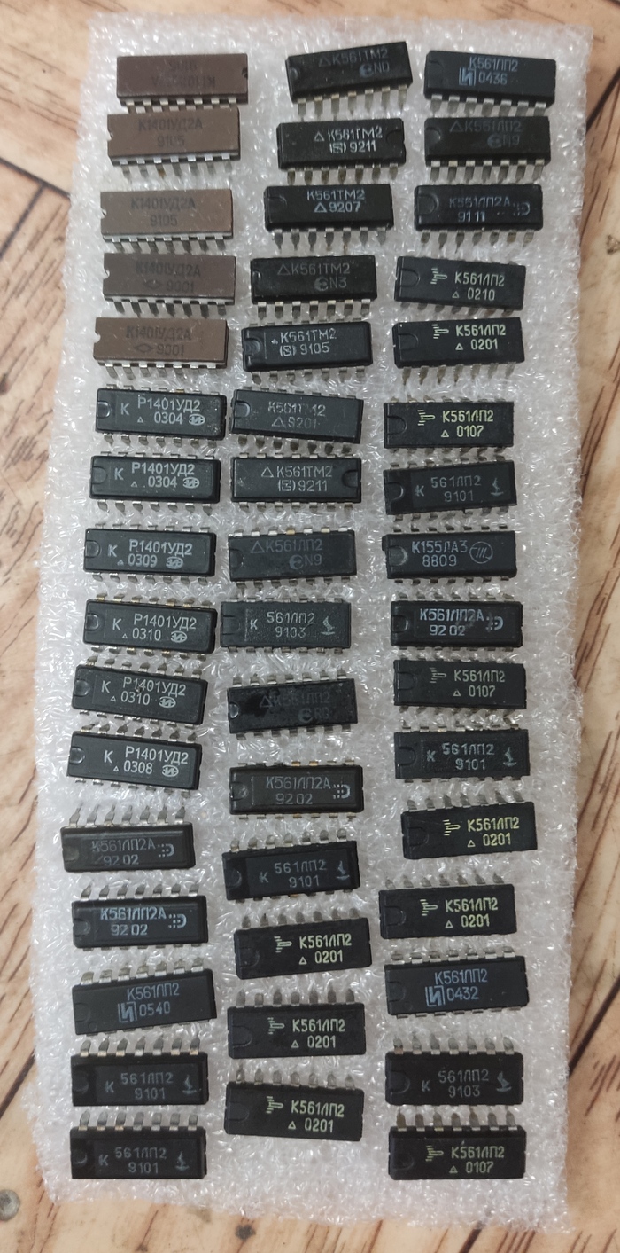 ����������