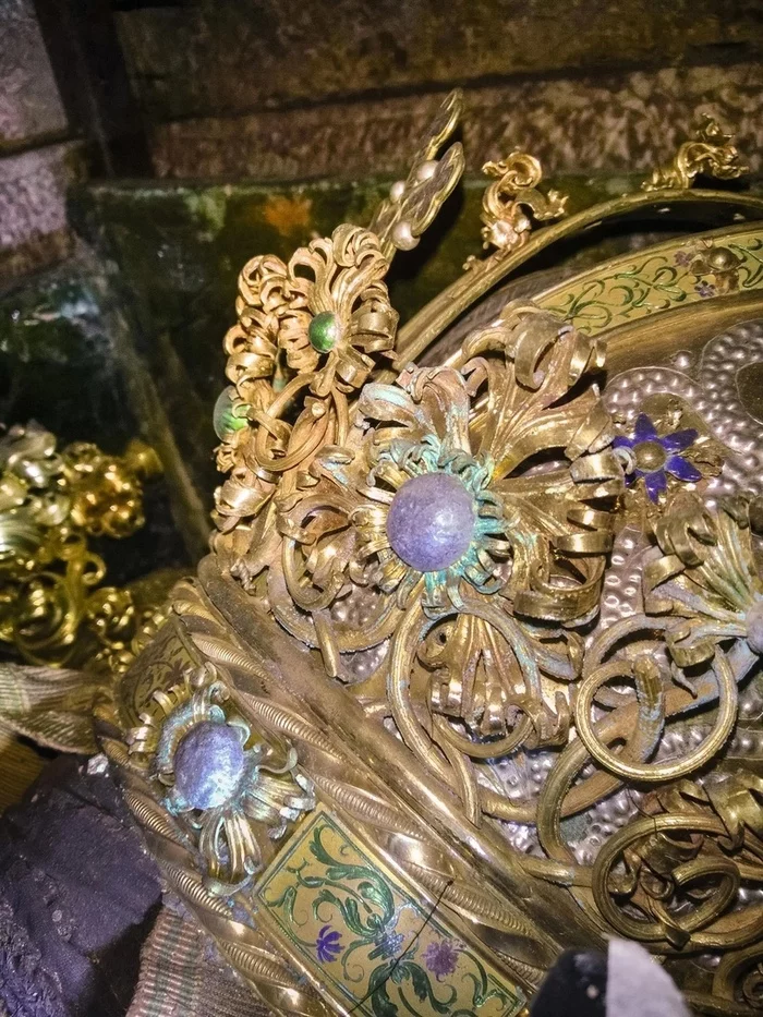 В гробнице последнего императора средневековой Европы История (наука), Средневековье, Археология, Длиннопост, Монархия В гробнице последнего императора средневековой Европы История (наука), Средневековье, Археология, Длиннопост, Монархия