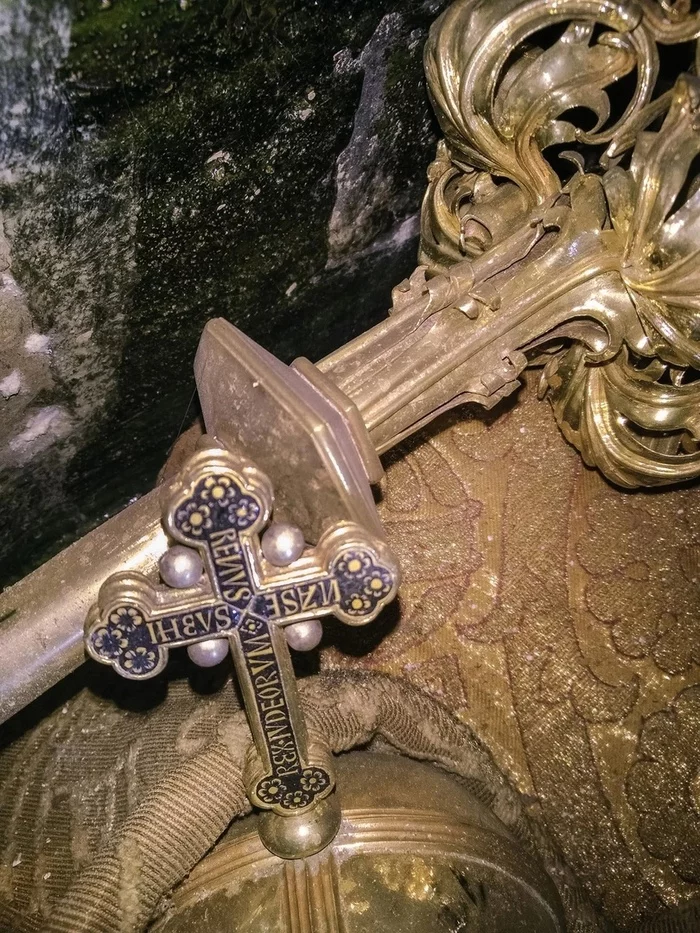 В гробнице последнего императора средневековой Европы История (наука), Средневековье, Археология, Длиннопост, Монархия В гробнице последнего императора средневековой Европы История (наука), Средневековье, Археология, Длиннопост, Монархия