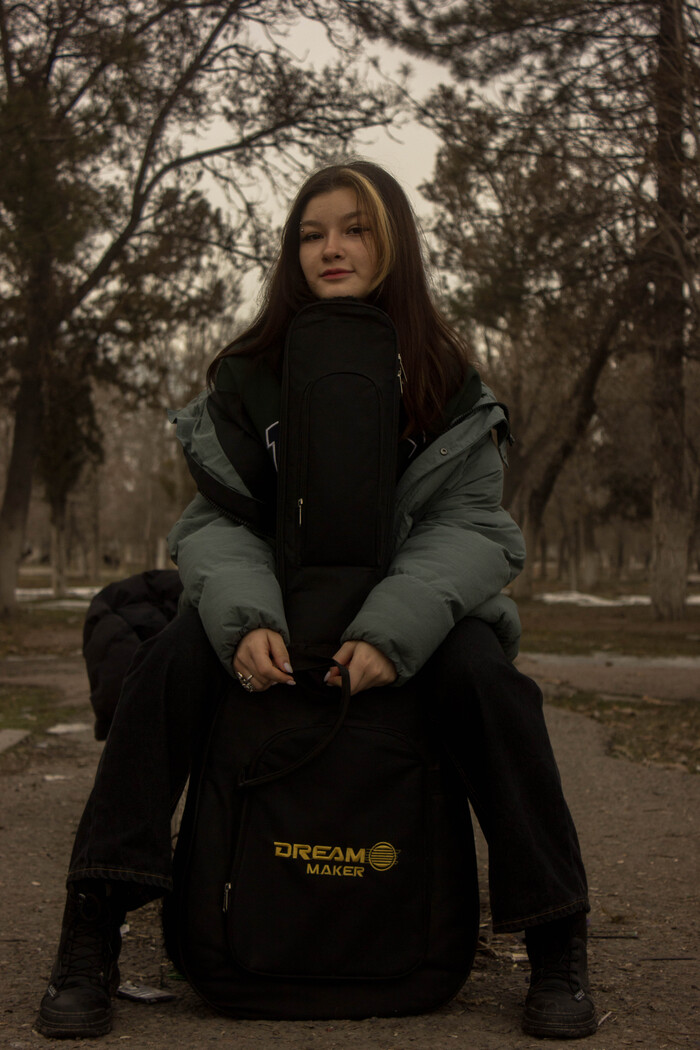 �������