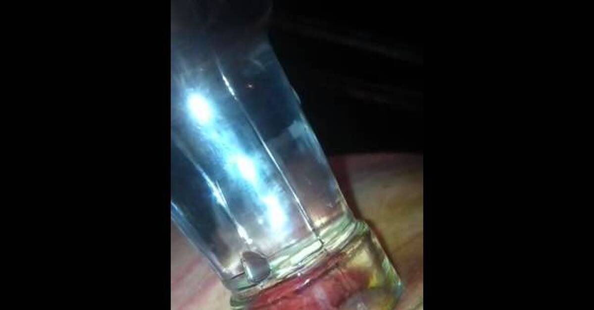 Выдавливаем фурункул бутылкой | Пикабу