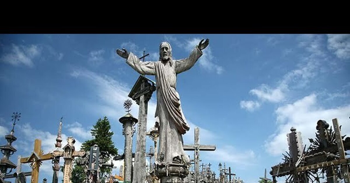 Hill of crosses. Шяуляй гора крестов. Кресты в Литве. Крестовая гора Литва. Шяуляй города Литвы.