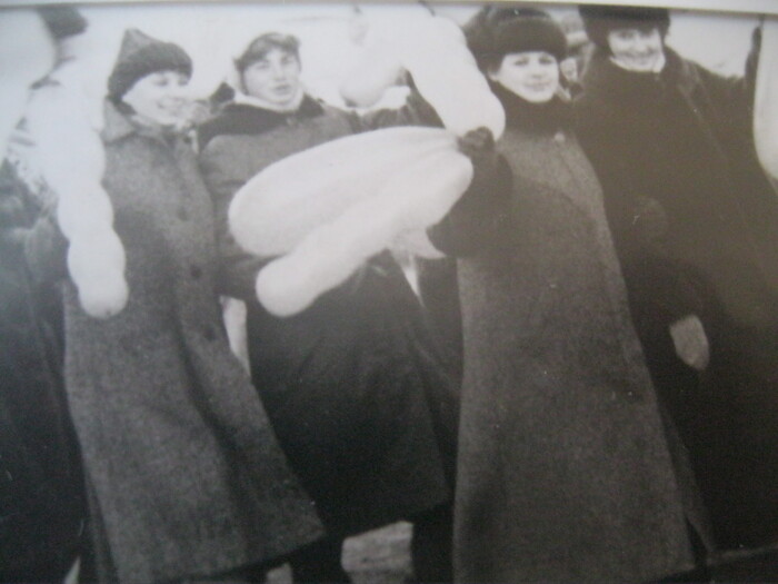 Завтра - День Победы! Помню, как мы ходили на парад, а вы были? Текст песни "День Победы"