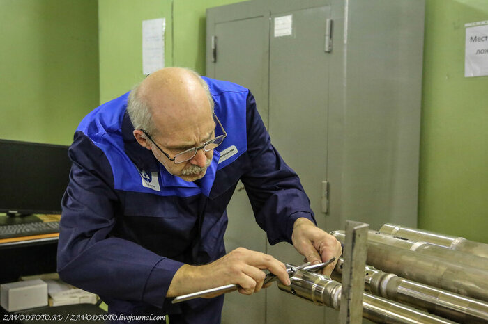 Из серии «Именно они делают Россию великой» / снято мной на АО «ОКБМ Африкантов»