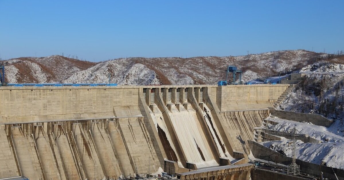 В каком районе находится самая крупная гэс. Бурейская гидроэлектростанция. Бурейская ГЭС. Бурейское водохранилище ГЭС. Талакан ГЭС.