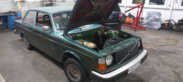 Volvo 242. 1976.  !  5.  , , ,  , , 