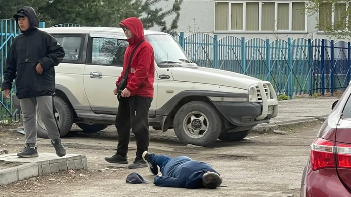"Поржали и избили" В Новосибирске мигранты жестоко избили мужчину с поломанной рукой и пригрозили отцом КМС по боксу Нападение, Негатив, Избиение, Мигранты