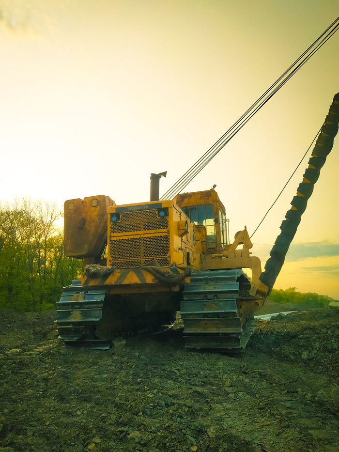 Брутальный трактор с трубопровода Дон-Донбасс