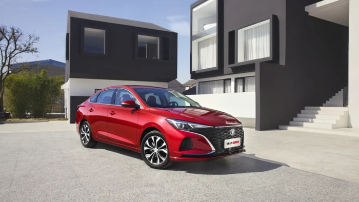 В России стартовали продажи нового седана Changan Eado Plus