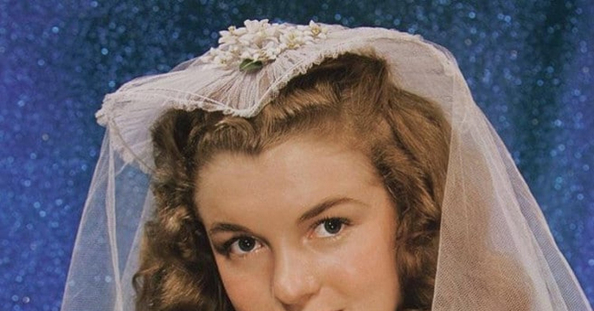 16-летняя Норма Джин Бейкер | Пикабу