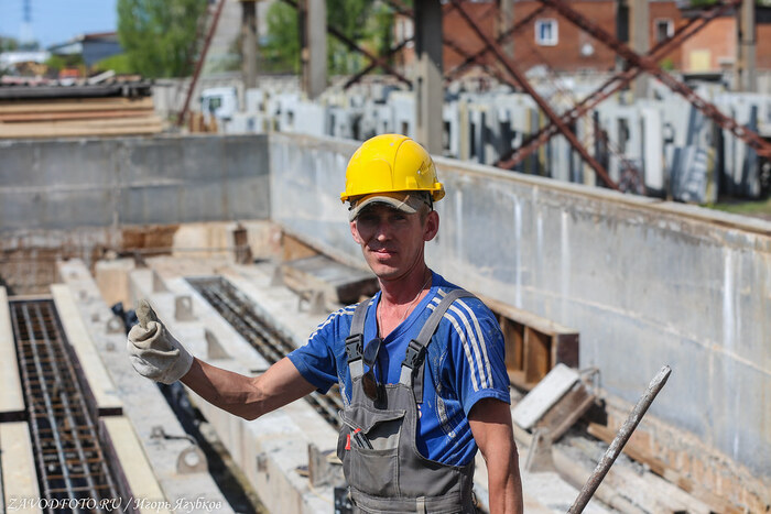 Из серии «Именно они делают Россию великой» / снято мной на Краснокамском заводе ЖБК