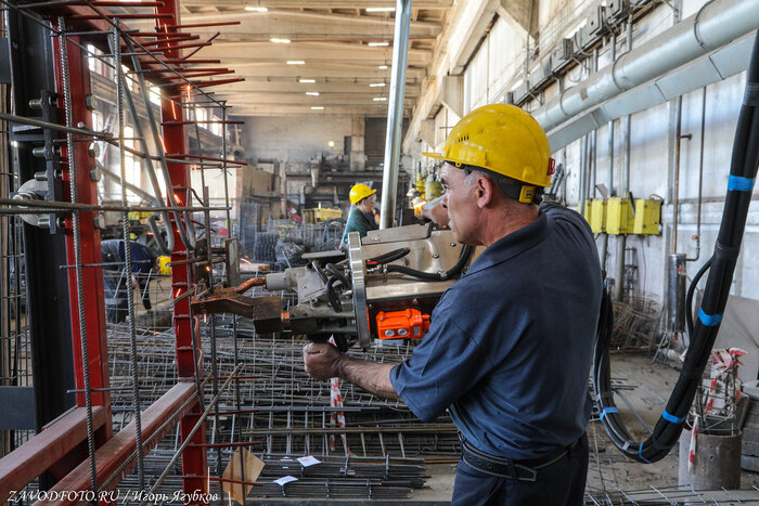 Из серии «Именно они делают Россию великой» / снято мной на Краснокамском заводе ЖБК