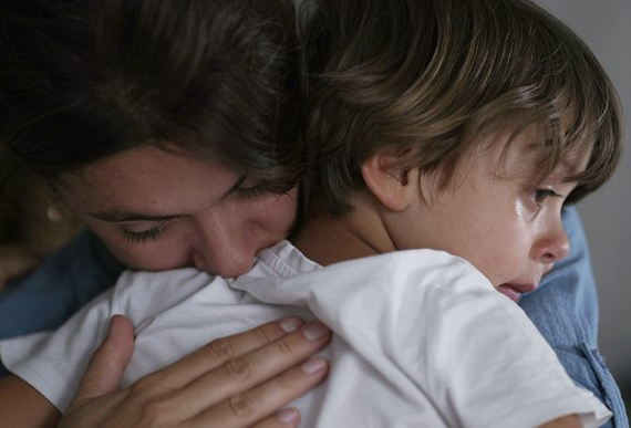 Как говорить с ребенком о смерти близких