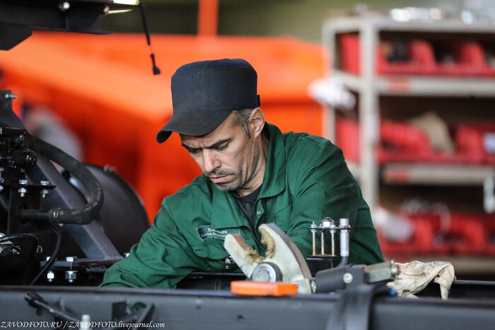 Из серии «Именно они делают Россию великой» / снято мной на Тосненском Механическом Заводе