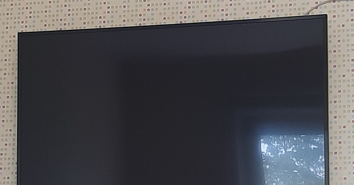 Повесил телек с саундбаром | Пикабу