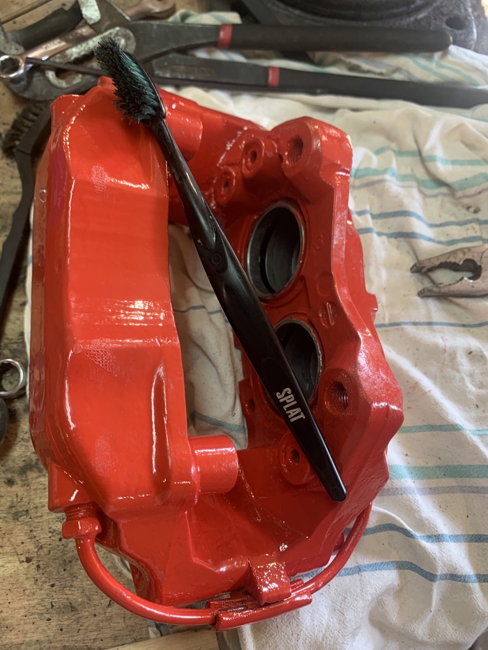 Фотосессия одной старой зубной щетки | Пикабу