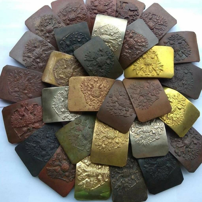 Пряжки солдатских ремней