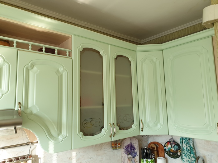 Как простая покраска фасадов кухни изменила вид кухни | Пикабу