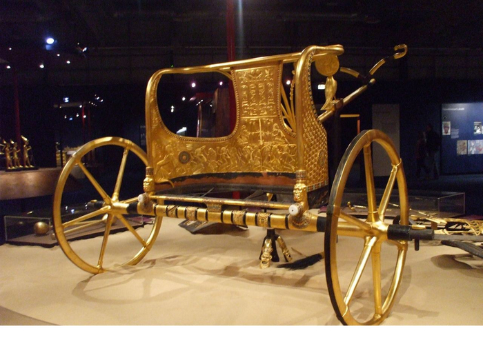 Золотая колесница из гробницы Тутанхамона