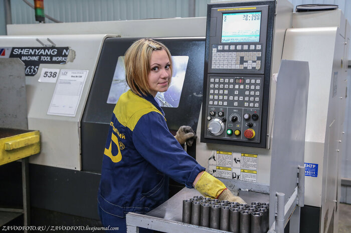 Из серии «Именно они делают Россию великой» / снято мной на заводе ЧелябинскСпецГражданСтрой или просто LD