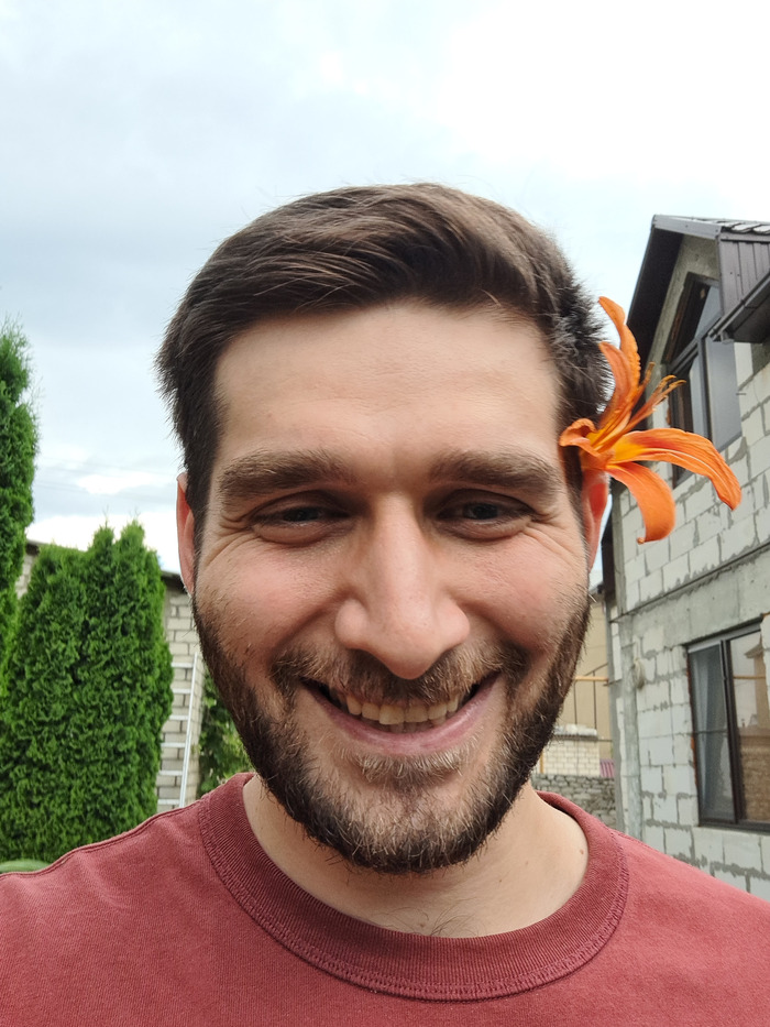 Дизайнер/Фотограф/Специалист по ВБ. В общем создаю и продаю людям обувь ...