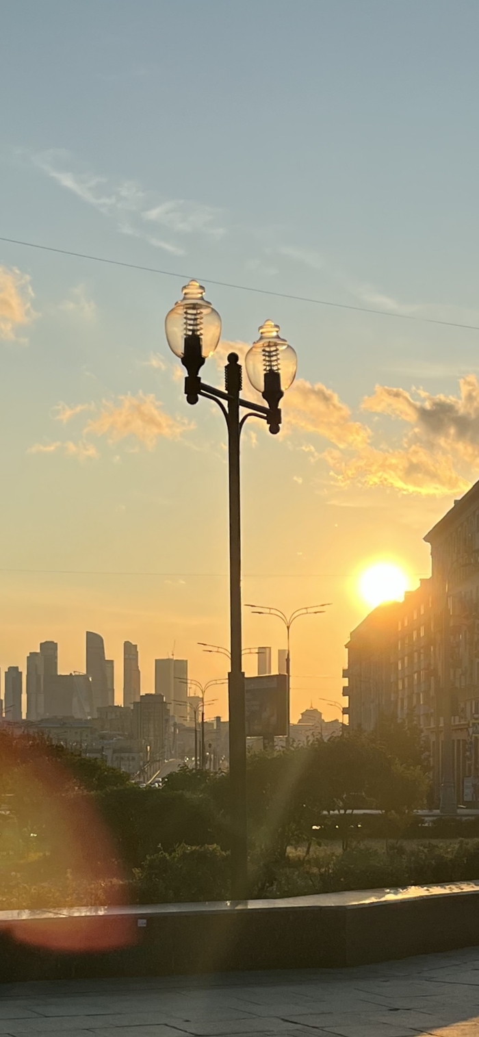 Москва в лучах закатного солнца | Пикабу