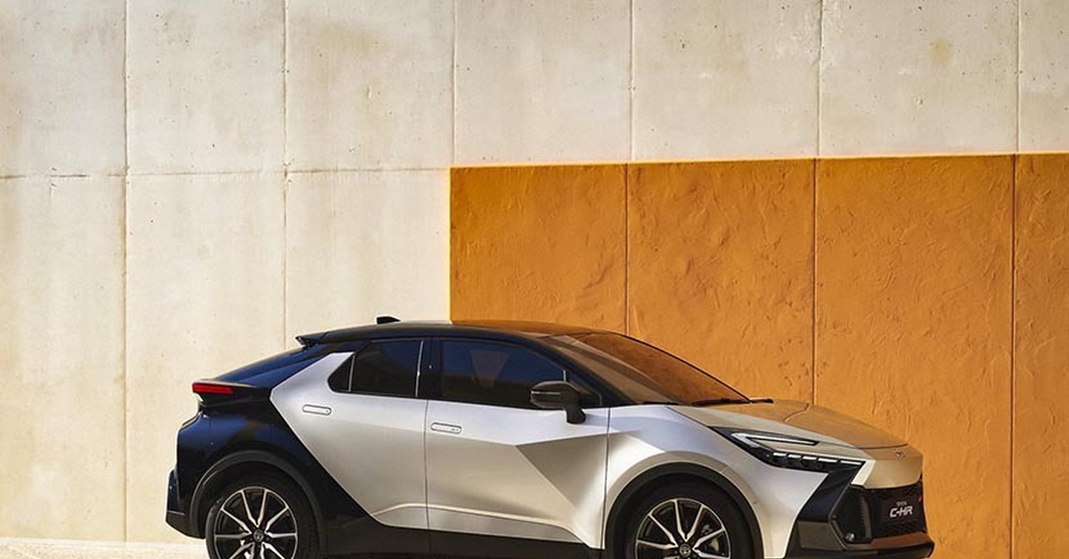 Toyota chr белая. Тойота chr 2021. Последние сн. Последние сн. Последние сн.