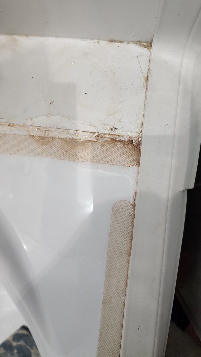 Уголок/профиль в ванну