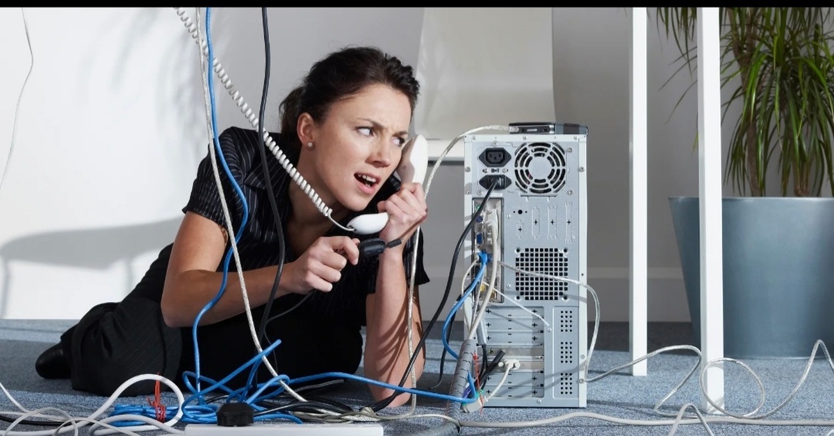Проблема компьютерных сетей. Компьютерные девушки. Интернет и человек. Проблемы с компьютером. Интернет связь.