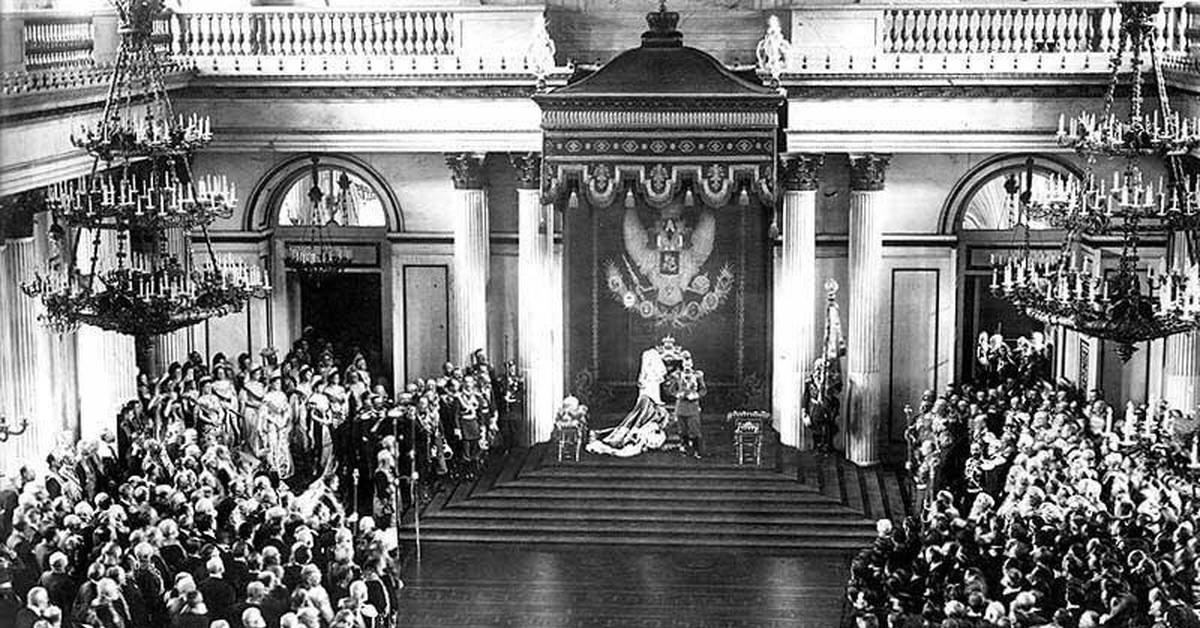 В дни коронационных торжеств оглашается новый закон. Коронация Николая второго 1896 год. Коронация Николая 2. Коронация Николая 2 императора России. Корона Николая 2.