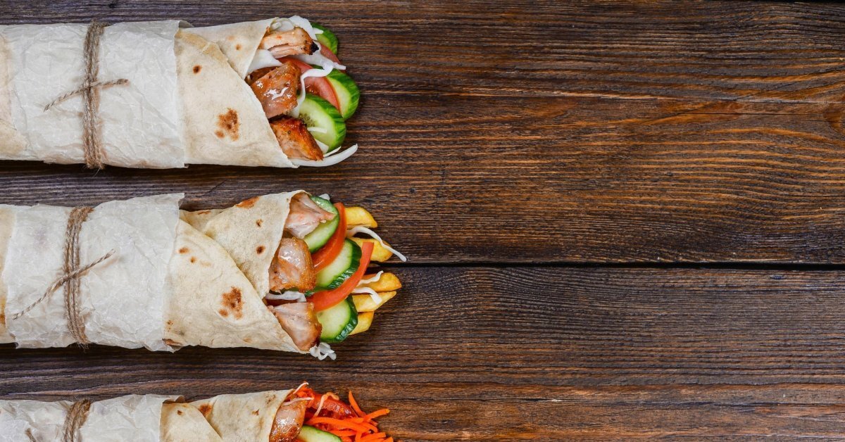 Кафе шаурма. Мини шаурма. Интерьер в закусочной шаверма. Шаверма питас спб. Шаверма в лаваше.