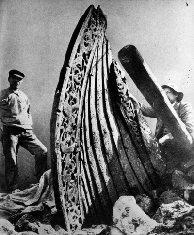 Корабль викингов