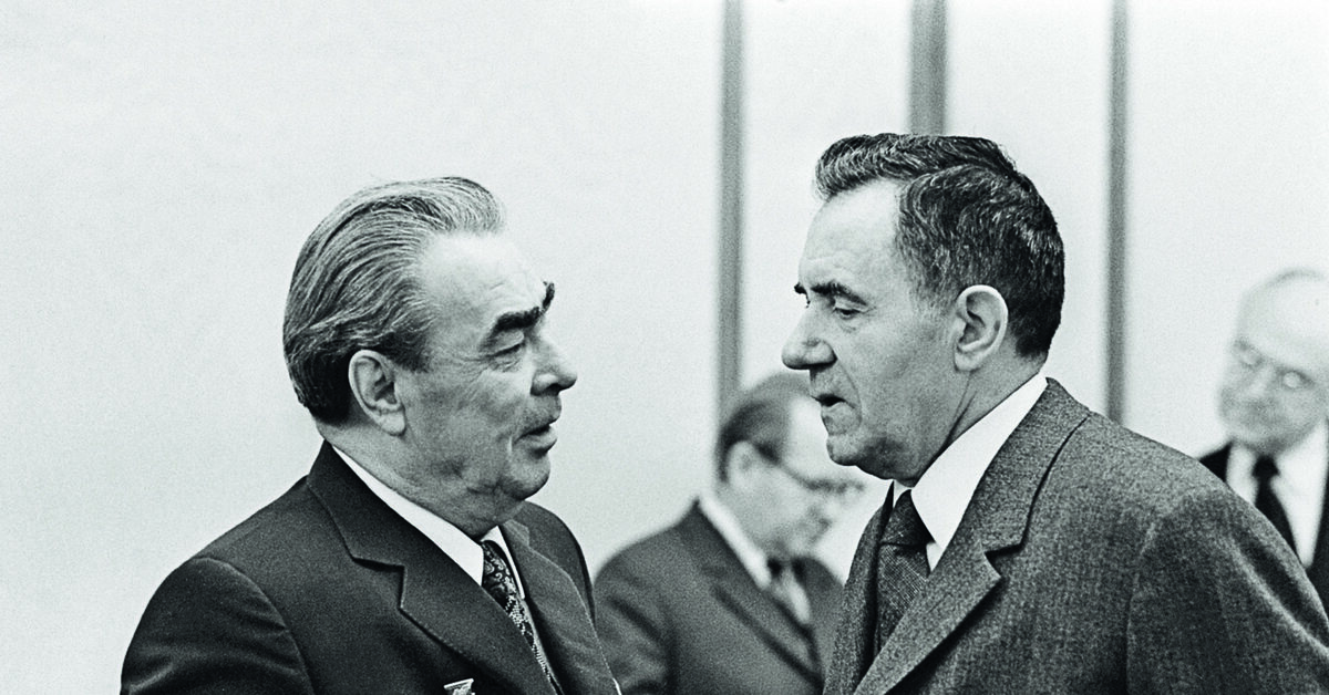 Брежнев 1953. Громыко министр иностранных дел СССР. Громыко и Брежнев.